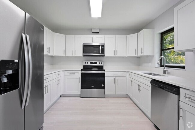 Building Photo - 1201 NW 7th Ct Rental