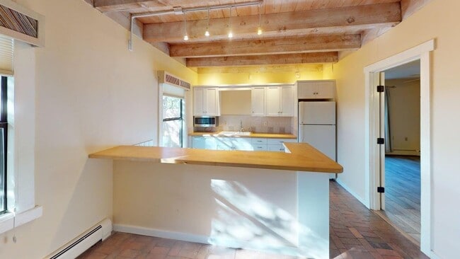 Photo - Light and Bright, Great Location