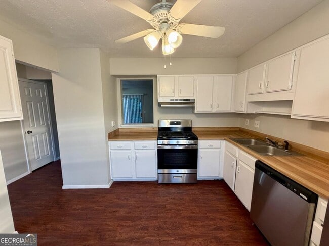 Photo - 2939 Aspen Woods Entry