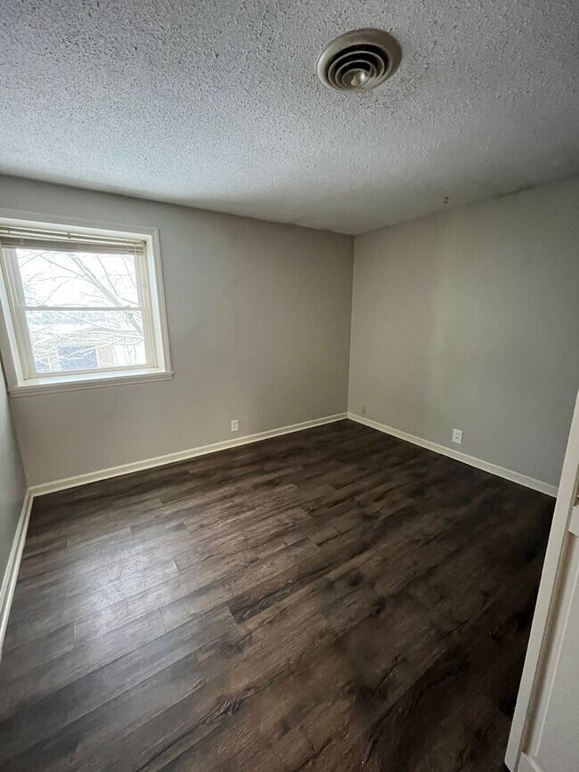 Photo - 1801-1803 N Forest Ave Unidad 1803 N. Forest Ave.