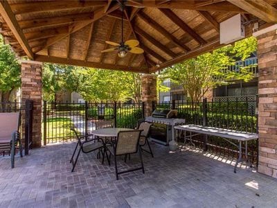 Parilla - 2500 Winding Creek Blvd Unidad B201