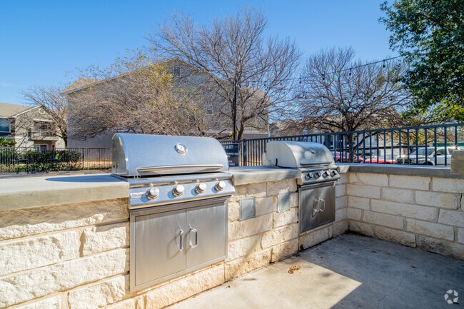 Outdoor Kitchen