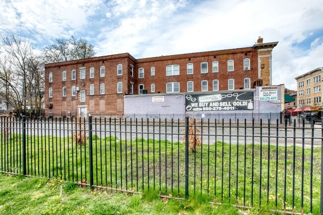 825-829 Park St Unit 825 2N