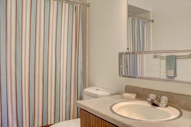 Photo - Catalina Vista