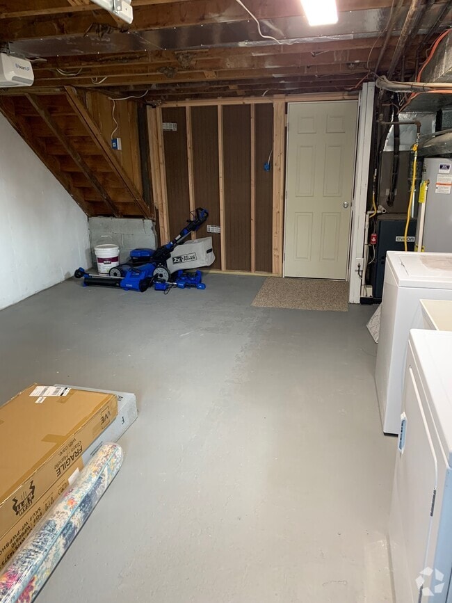 Building Photo - 1704 N Hills Dr Rental