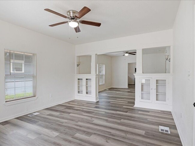 Photo - 533 E Woodard St