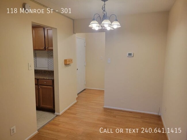 Photo - 118 Monroe St