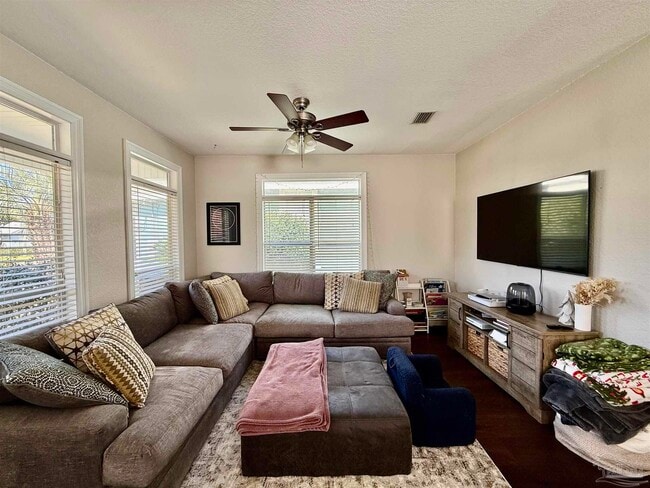 Photo - 1313 E Strong St