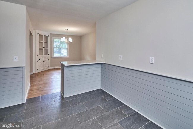 Photo - 506 Foulkstone Rd