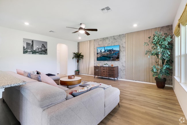 Building Photo - 12725 Mogador St Rental