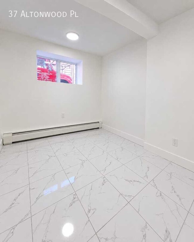 Photo - 37 Altonwood Pl