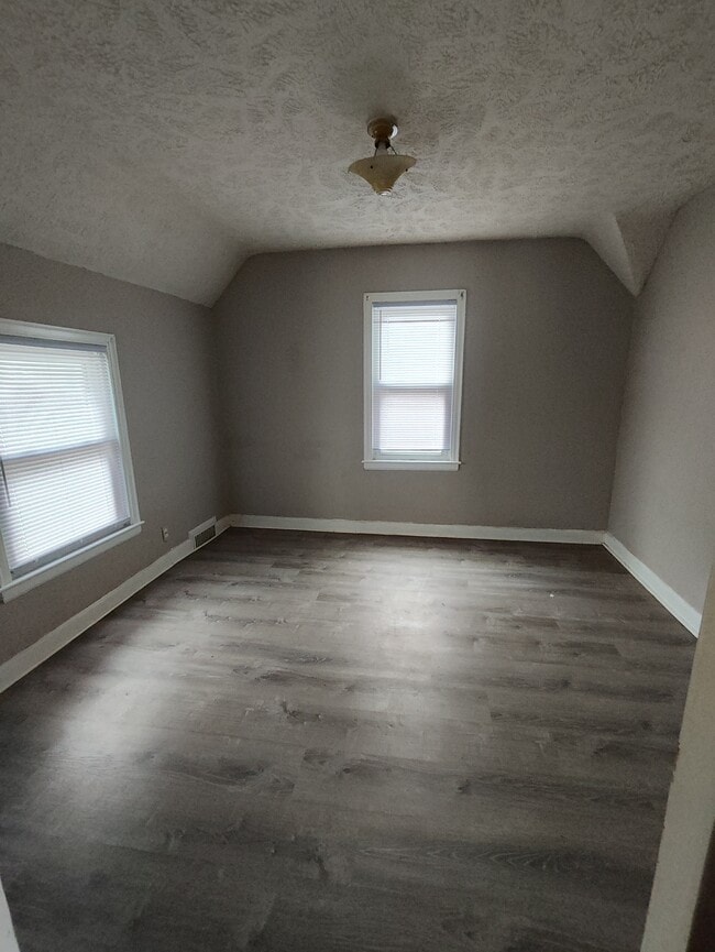 Photo - 1025 Goodhue Blvd Unit C