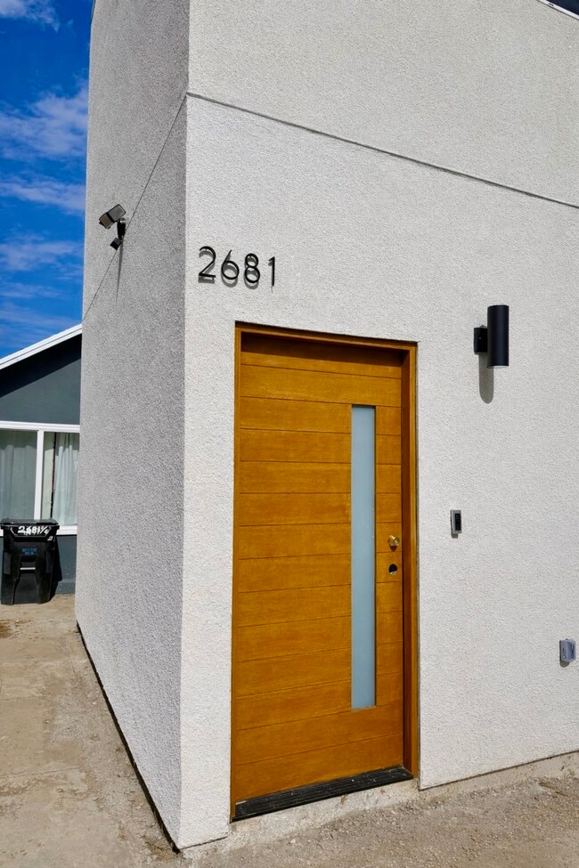 Building Photo - 2681 Pomeroy Ave