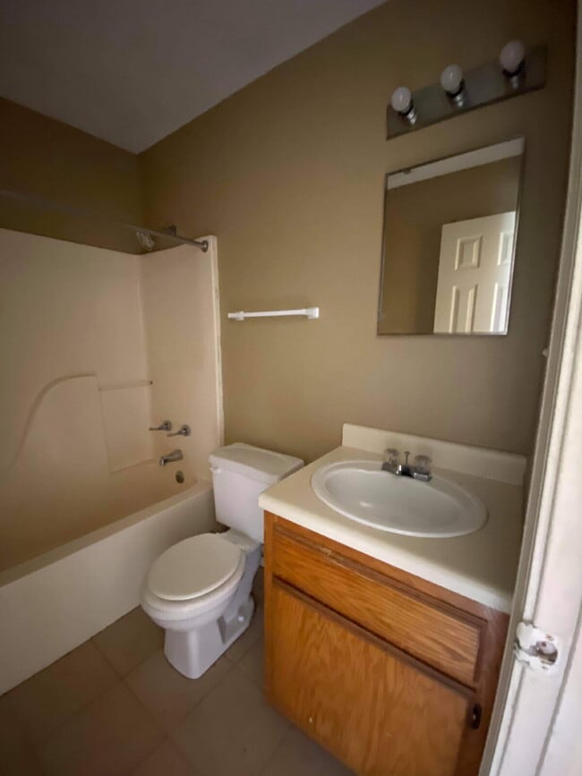 Photo - 689 Jill Ln Unit Apt A