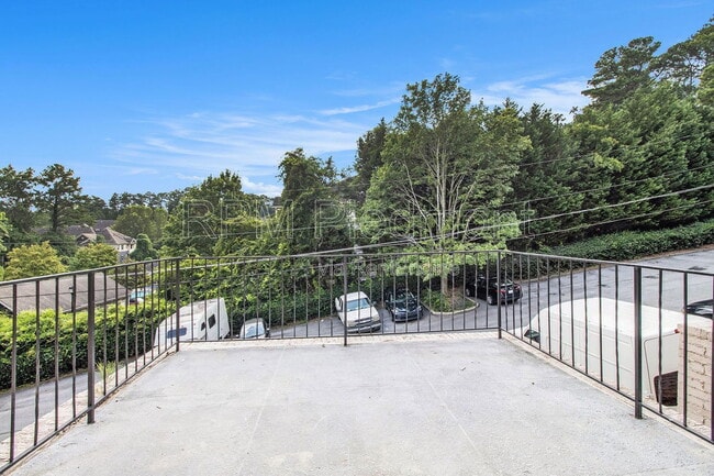 Photo - 2805 I-85 Unidad B34