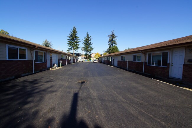 CLAYBOURNE TERRACE: Propiedad