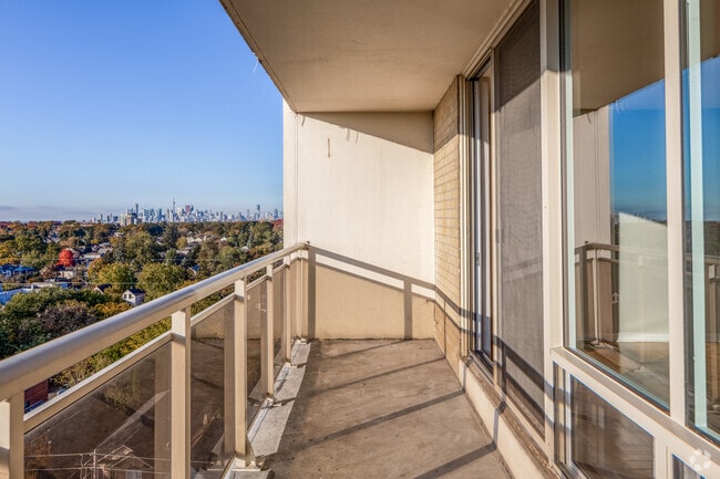 2 Secord | 2 Bed | Balcony