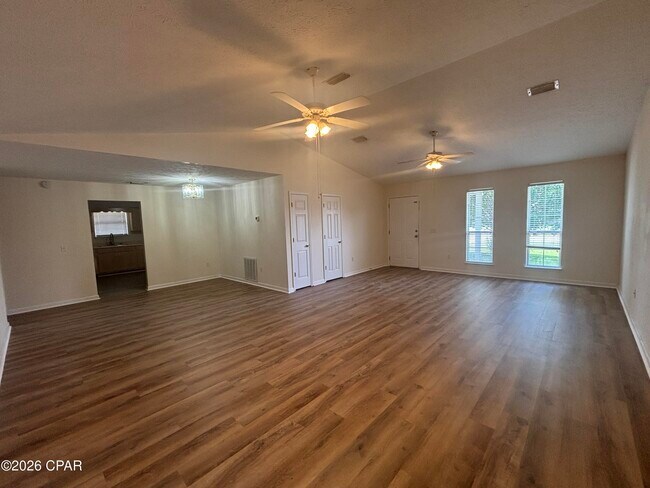 Photo - 509 Phillips Ct
