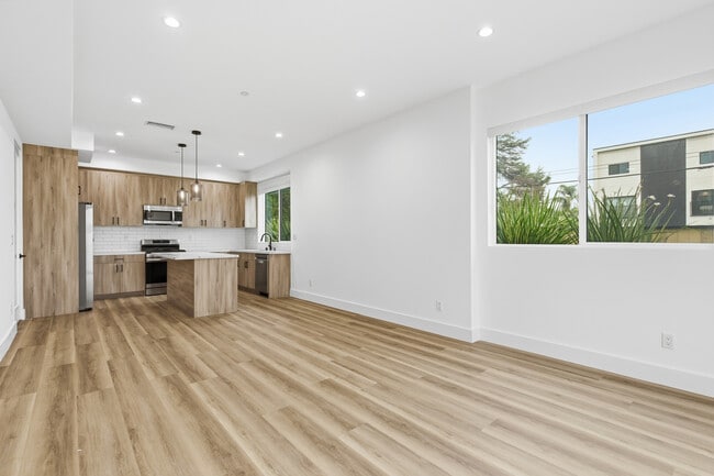 Building Photo - 5809 Kester Ave