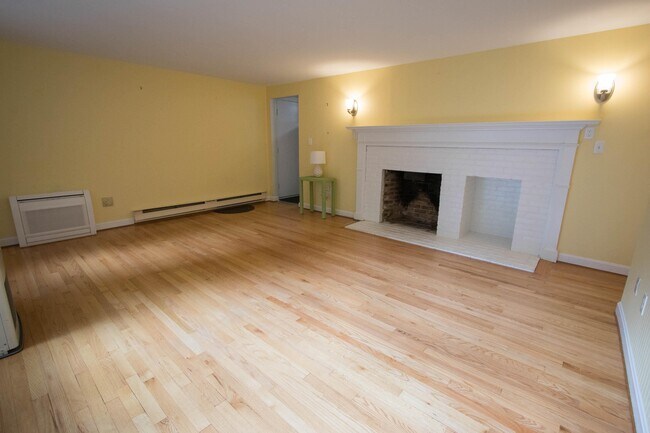 Photo - 34 Applegate Ln