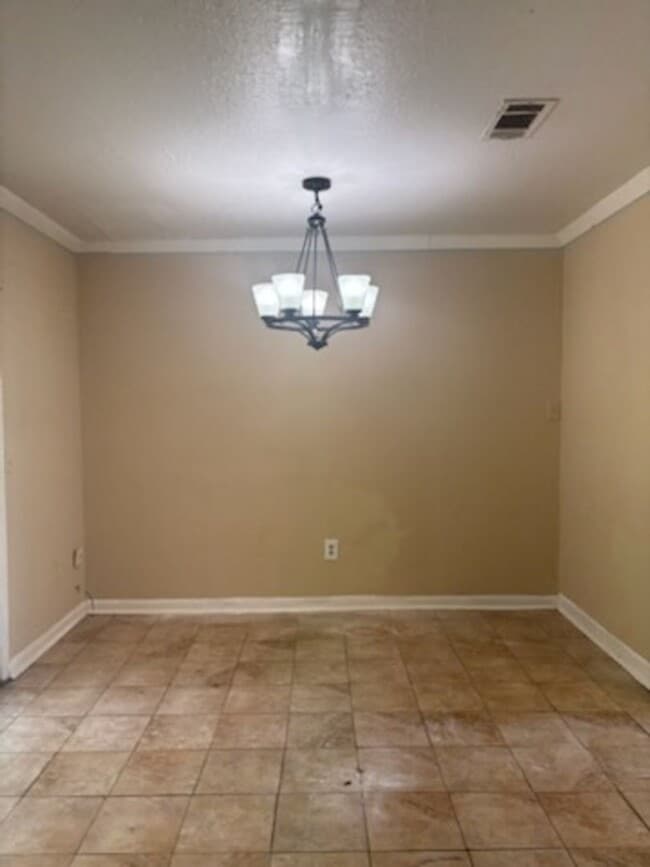 Photo - 405 N Flag Chapel Rd