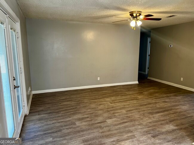 Photo - 10 Crestwood Cir