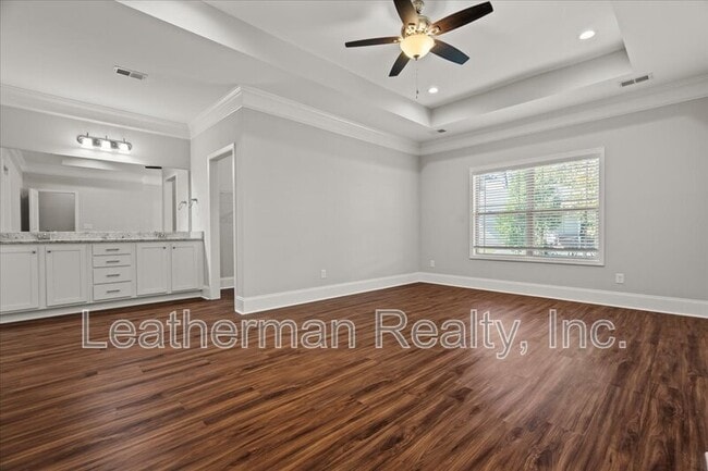 Photo - 405 Senate St