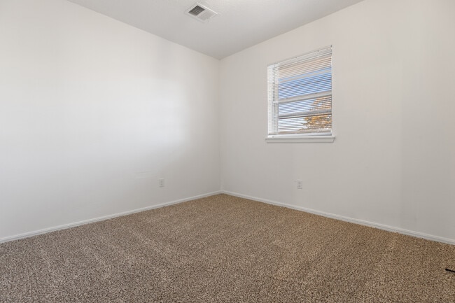 Photo - 753 NW 1st St