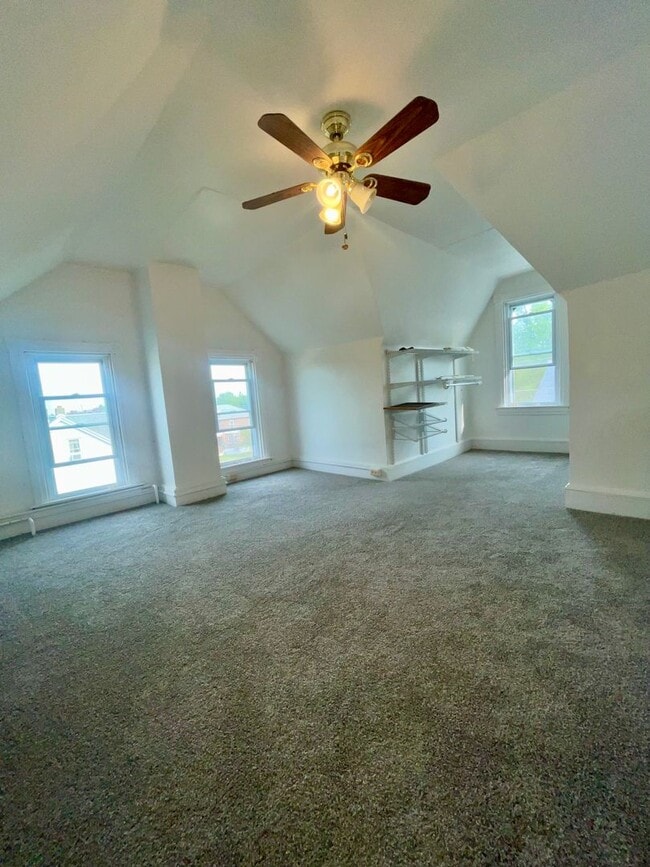 Photo - 112-114 Berks St. Unidad 112 B