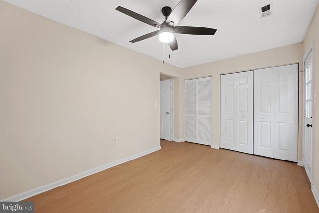 Photo - 1330 Hampshire Dr