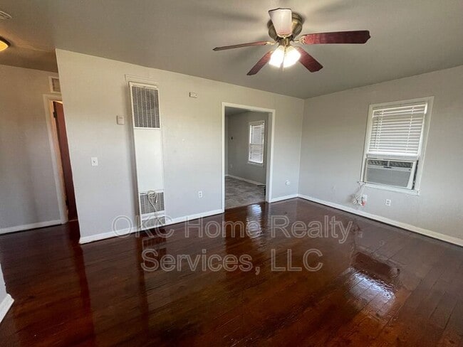 Photo - 137 SE 1st St