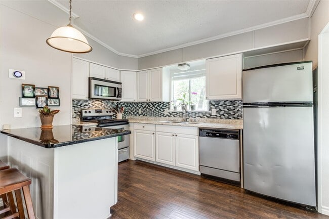 Photo - 1813 Oak Shore Dr