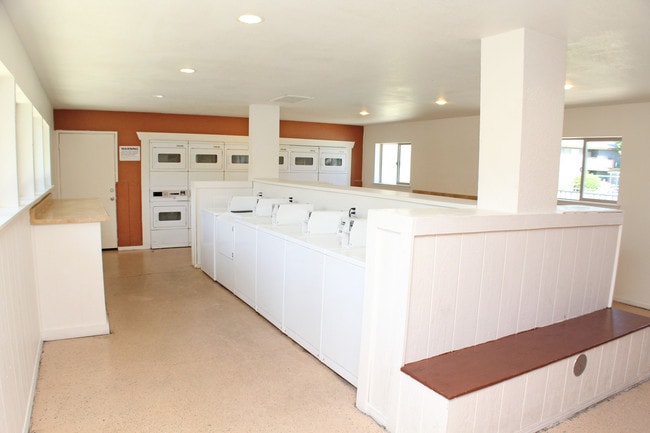 Photo - Logan Park Apartments