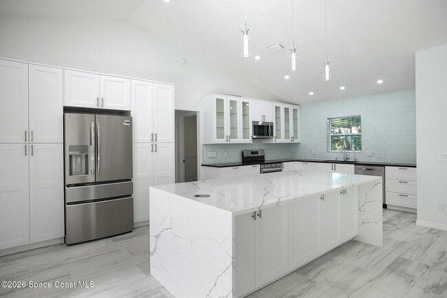 Photo - 140 Flores St