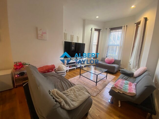 Building Photo - 14 Wigglesworth St