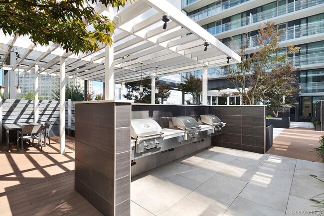 Photo - 40-28 College Point Blvd Unit 810