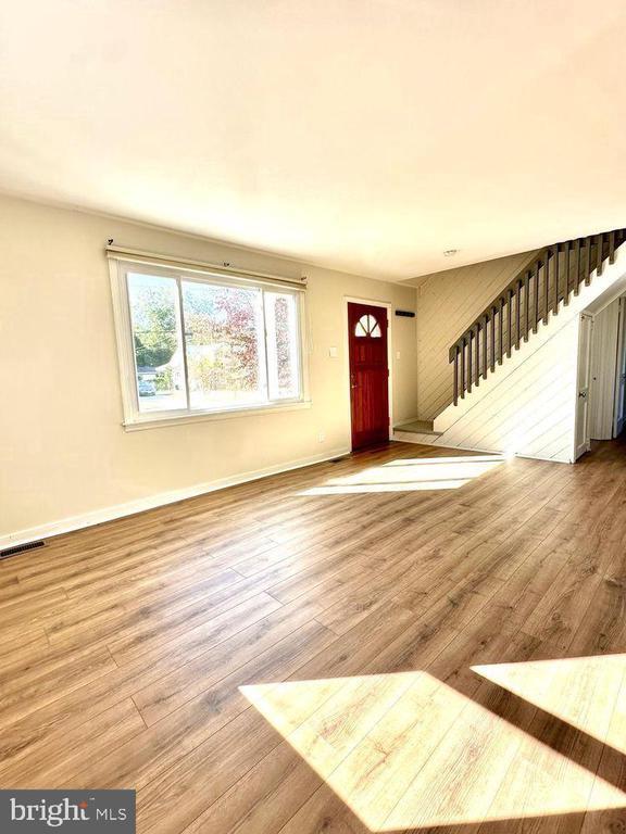 Building Photo - 56 Stanford Rd Rental