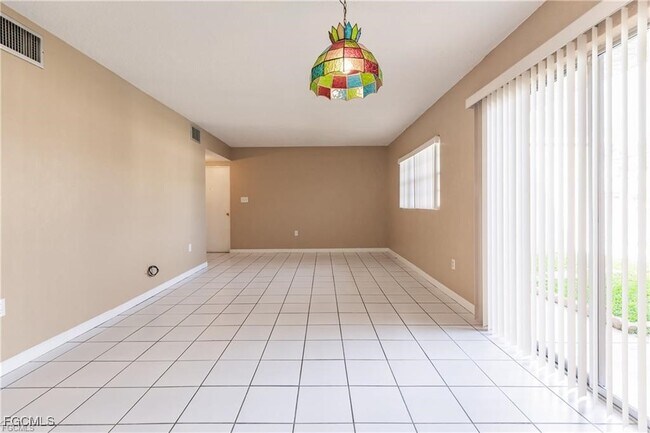 Photo - 4923 Vincennes Ct Unit 3