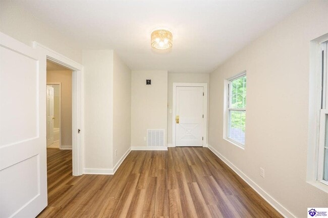 Photo - 851 W Vine St Unidad Apt #3