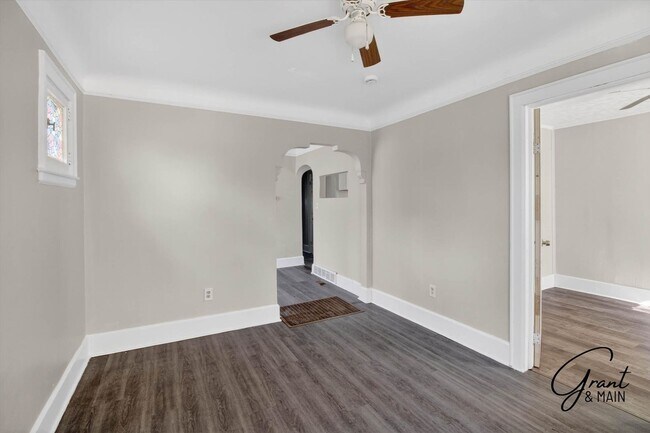 Photo - $1300 3 bedroom bungalow