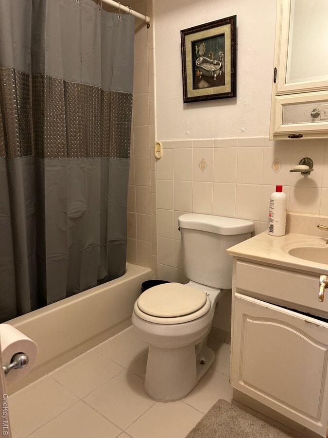 Photo - 165-15 Foch Blvd