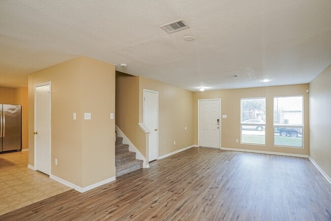 Photo - 1127 Laurel Chase Tr