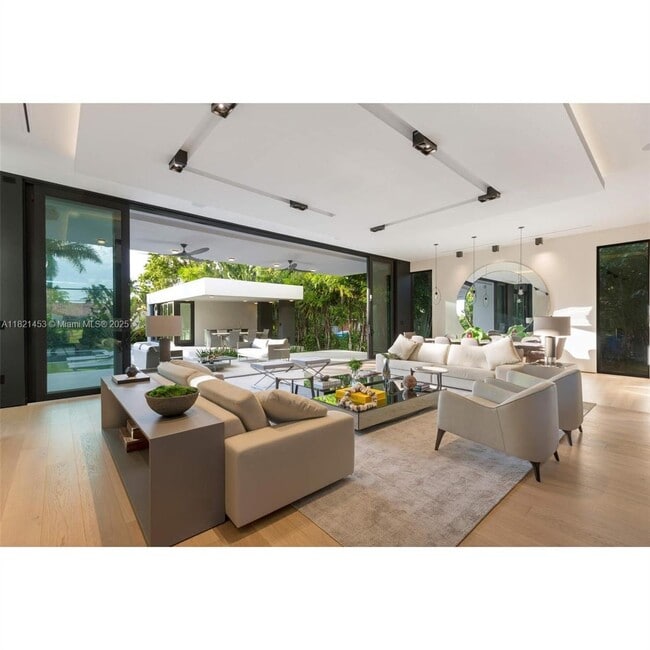 Photo - 2456 Prairie Ave