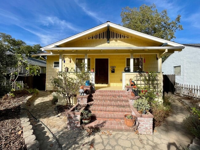 Building Photo - 4941 10th Ave