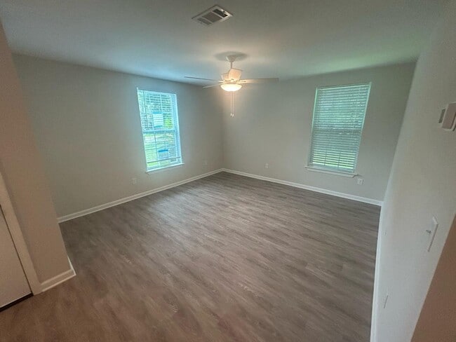 Building Photo - 3208 W Gadsden St Rental