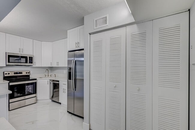 Photo - 4821 Sable Pine Cir Unidad 4821