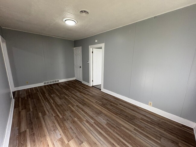 Photo - 1940 Woodbridge Rd