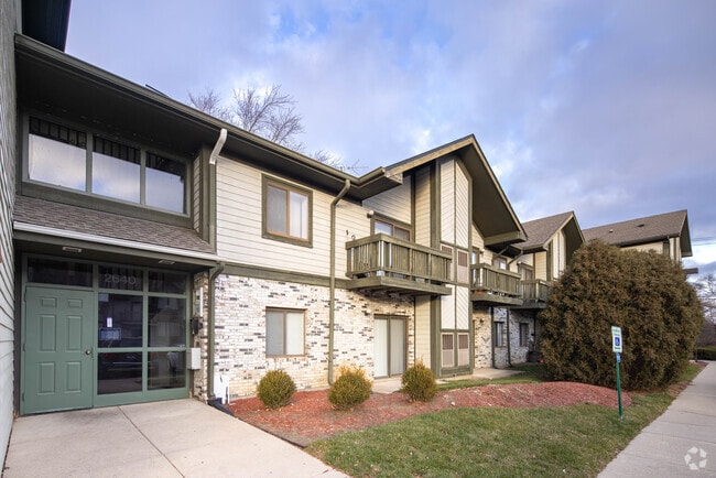 Building Photo - Willow Wind