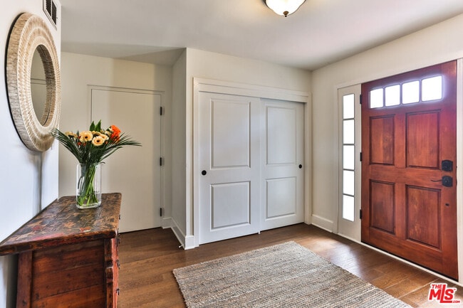 Photo - 218 Montreal St