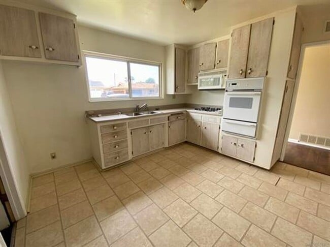 Photo - Cardiff 3 br one level large yard pet OK house TEXT 760-815-3696